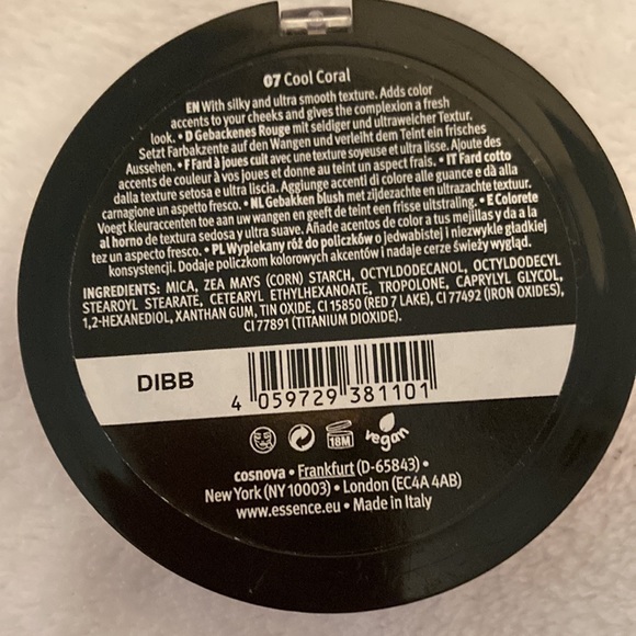 Cool Coral pure NUDE baked blush essence & Laura Mercier make up sponge New - Picture 3 of 5